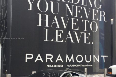 Condominio en alquiler en Miami, Florida, 3 dormitorios, 201.13 m2 № 1794305 - foto 1