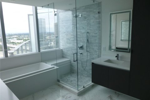 Condominio en alquiler en Miami, Florida, 3 dormitorios, 201.13 m2 № 1794305 - foto 19