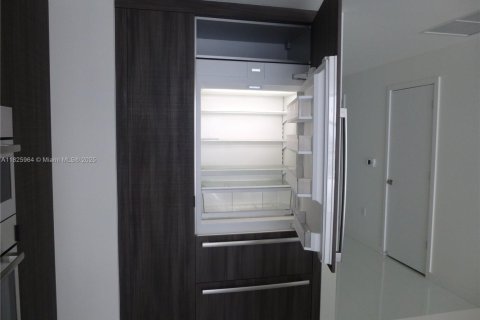 Condominio en alquiler en Miami, Florida, 3 dormitorios, 201.13 m2 № 1794305 - foto 25