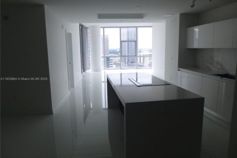 Condominio en alquiler en Miami, Florida, 3 dormitorios, 201.13 m2 № 1794305 - foto 30