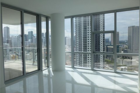 Condominio en alquiler en Miami, Florida, 3 dormitorios, 201.13 m2 № 1794305 - foto 7