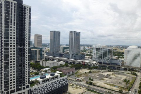 Condominio en alquiler en Miami, Florida, 3 dormitorios, 201.13 m2 № 1794305 - foto 4