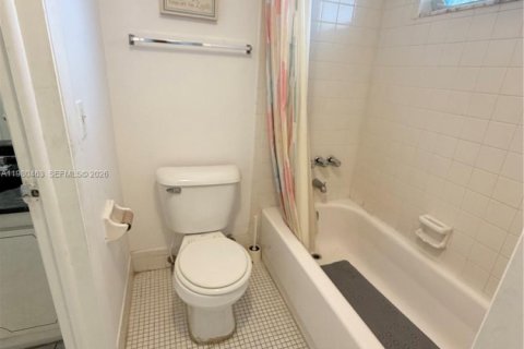Снять в аренду кондоминиум в Тамарак, Флорида 1 спальня, 61.32м2, № 2079645 - фото 10