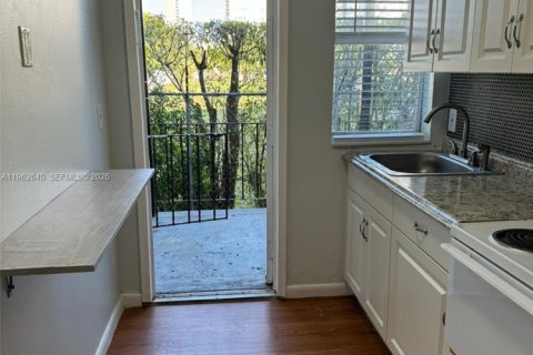 Купить кондоминиум в Майами, Флорида 2 спальни, 64.38м2, № 2023799 - фото 7