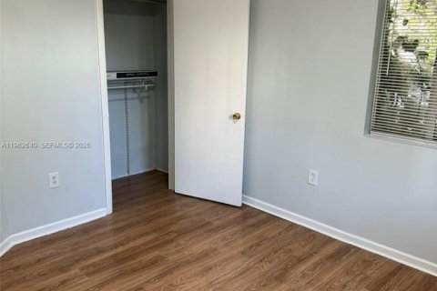 Condo in Miami, Florida, 2 bedrooms  № 2023799 - photo 18