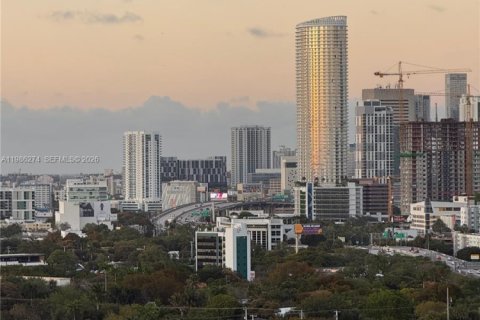 Снять в аренду квартиру в Майами, Флорида 1 спальня, 78.97м2, № 2047906 - фото 28