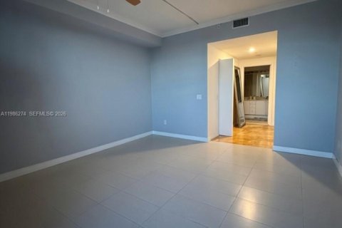 Снять в аренду квартиру в Майами, Флорида 1 спальня, 78.97м2, № 2047906 - фото 8