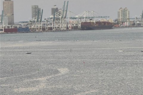 Снять в аренду квартиру в Майами, Флорида 1 спальня, 78.97м2, № 2047906 - фото 23