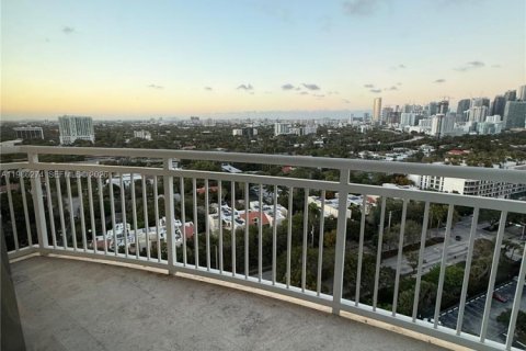 Снять в аренду квартиру в Майами, Флорида 1 спальня, 78.97м2, № 2047906 - фото 22