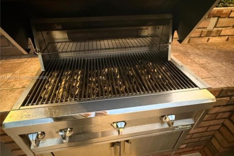 Снять в аренду квартиру в Майами, Флорида 1 спальня, 78.97м2, № 2047906 - фото 20