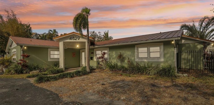 Land in Tampa, Florida № 1520863