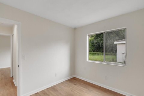 House in Port St. Lucie, Florida 3 bedrooms, 143.44 sq.m. № 2382521 - photo 29