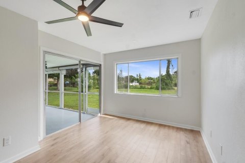 House in Port St. Lucie, Florida 3 bedrooms, 143.44 sq.m. № 2382521 - photo 19