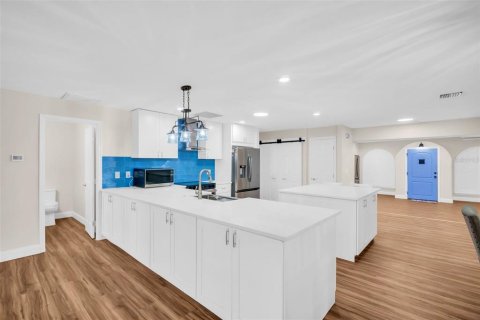 Villa ou maison à vendre à New Port Richey, Floride: 3 chambres, 231.42 m2 № 2208268 - photo 27