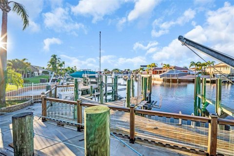 Villa ou maison à vendre à New Port Richey, Floride: 3 chambres, 231.42 m2 № 2208268 - photo 6