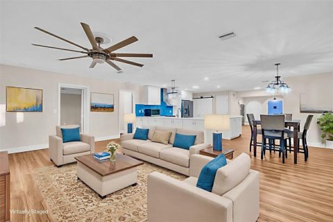 Villa ou maison à vendre à New Port Richey, Floride: 3 chambres, 231.42 m2 № 2208268 - photo 15