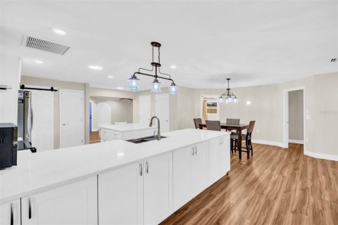 Villa ou maison à vendre à New Port Richey, Floride: 3 chambres, 231.42 m2 № 2208268 - photo 23