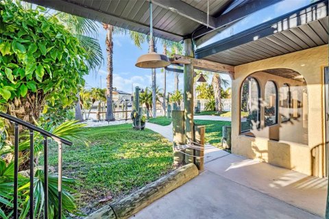 Villa ou maison à vendre à New Port Richey, Floride: 3 chambres, 231.42 m2 № 2208268 - photo 11