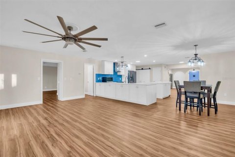 Villa ou maison à vendre à New Port Richey, Floride: 3 chambres, 231.42 m2 № 2208268 - photo 30