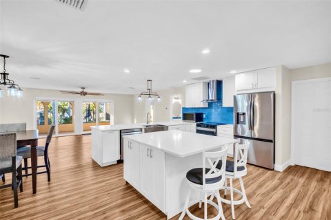 Villa ou maison à vendre à New Port Richey, Floride: 3 chambres, 231.42 m2 № 2208268 - photo 14