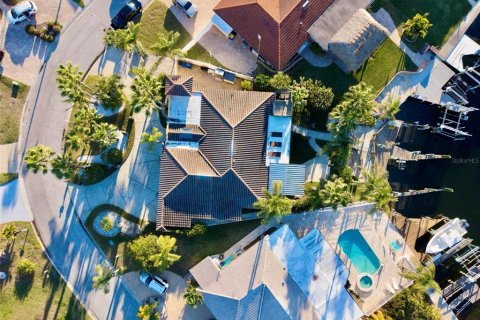 Villa ou maison à vendre à New Port Richey, Floride: 3 chambres, 231.42 m2 № 2208268 - photo 2