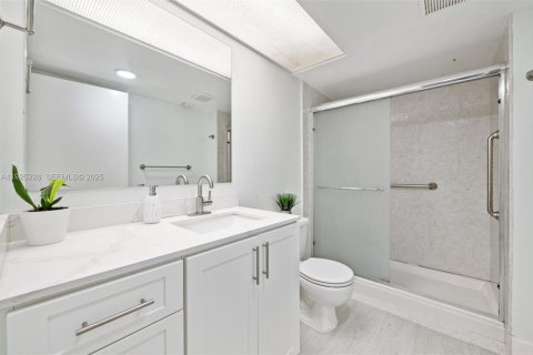 Condo in Pembroke Pines, Florida, 1 bedroom № 1985680 - photo 20