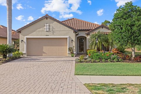 House in Bradenton, Florida 3 bedrooms, 211.35 sq.m. № 1556831 - photo 1