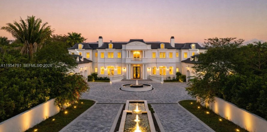 Villa ou maison à Pinecrest, Floride 9 chambres, 1075.34 m2 № 2025217