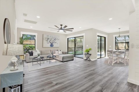 Casa en venta en Tampa, Florida, 4 dormitorios, 208.1 m2 № 1851336 - foto 16