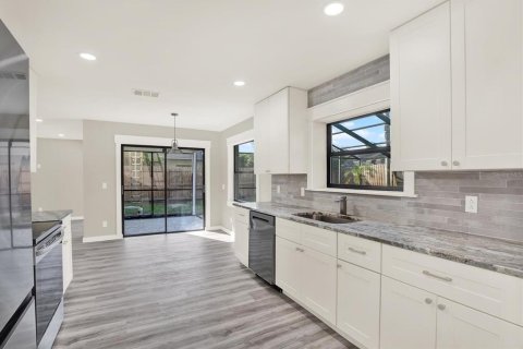 Casa en venta en Tampa, Florida, 4 dormitorios, 208.1 m2 № 1851336 - foto 14
