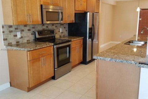 Таунхаус в Холливуд, Флорида 4 спальни, 155.15м2 № 2065652