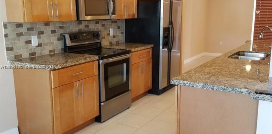 Таунхаус в Холливуд, Флорида 4 спальни, 155.15м2 № 2065652