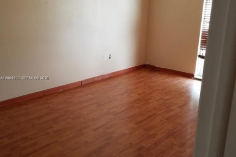 Снять в аренду таунхаус в Холливуд, Флорида 4 спальни, 155.15м2, № 2065652 - фото 11