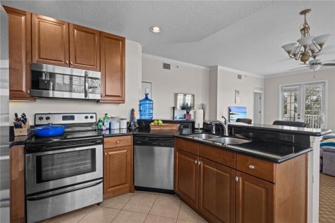 Condo in Four Corners, Florida, 3 bedrooms  № 2195392 - photo 2