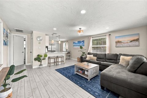 Villa ou maison à louer à Bradenton, Floride: 4 chambres, 140.47 m2 № 2388181 - photo 9