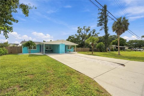 Villa ou maison à louer à Bradenton, Floride: 4 chambres, 140.47 m2 № 2388181 - photo 2