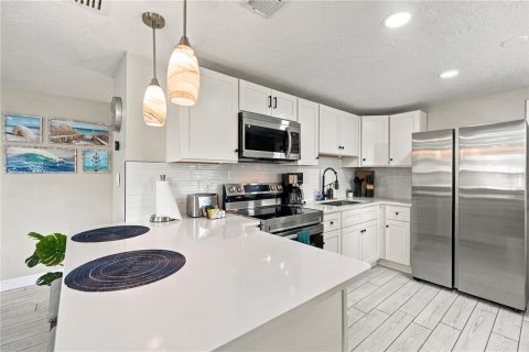 Villa ou maison à louer à Bradenton, Floride: 4 chambres, 140.47 m2 № 2388181 - photo 17