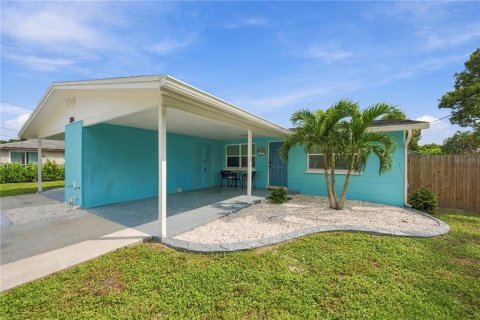 Villa ou maison à louer à Bradenton, Floride: 4 chambres, 140.47 m2 № 2388181 - photo 4