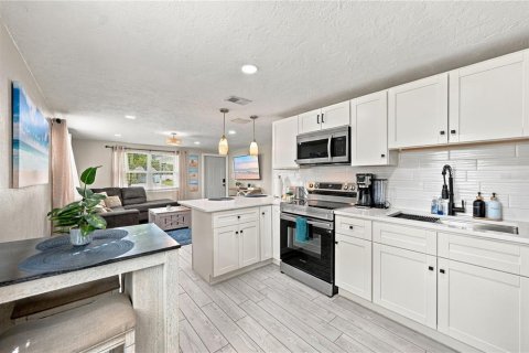 Villa ou maison à louer à Bradenton, Floride: 4 chambres, 140.47 m2 № 2388181 - photo 15