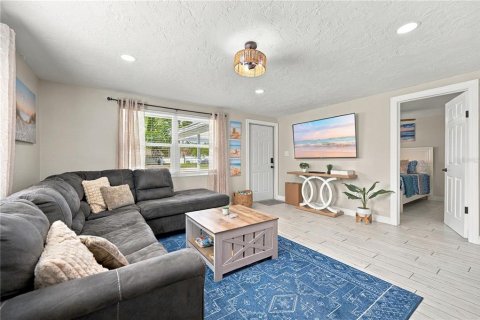 Villa ou maison à louer à Bradenton, Floride: 4 chambres, 140.47 m2 № 2388181 - photo 10