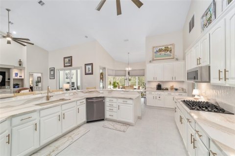 House in Lecanto, Florida 4 bedrooms, 230.96 sq.m. № 1903471 - photo 22