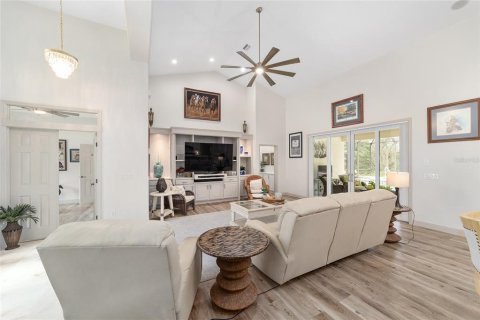 House in Lecanto, Florida 4 bedrooms, 230.96 sq.m. № 1903471 - photo 11