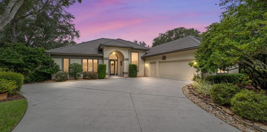 House in Lecanto, Florida 4 bedrooms, 230.96 sq.m. № 1903471
