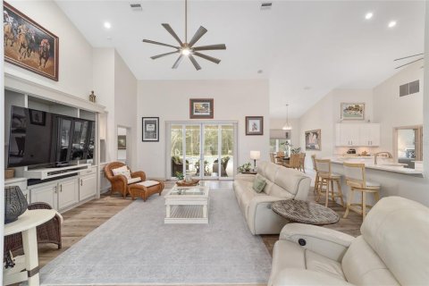 House in Lecanto, Florida 4 bedrooms, 230.96 sq.m. № 1903471 - photo 13