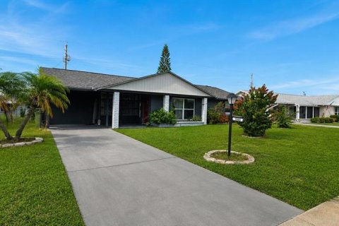 Casa en Sun City Center, Florida 3 dormitorios, 124.86 m2 № 2224935