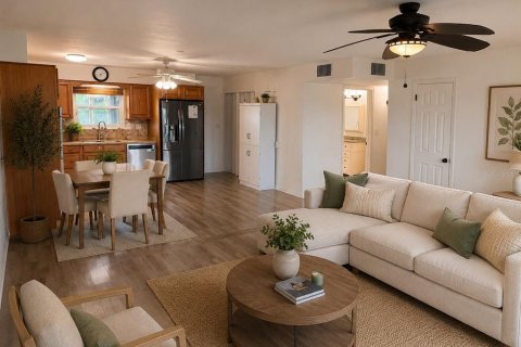 House in Sun City Center, Florida 3 bedrooms, 124.86 sq.m. № 2224935 - photo 4