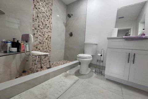 Villa ou maison à vendre à West Palm Beach, Floride: 5 chambres, 180.6 m2 № 2089480 - photo 20
