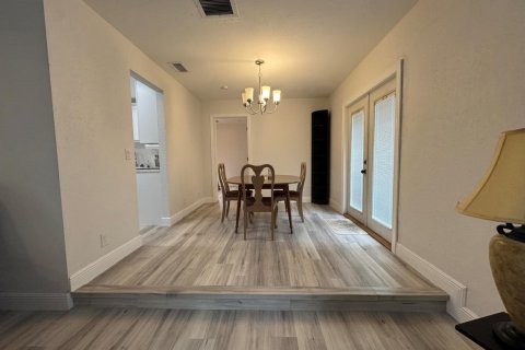Villa ou maison à vendre à West Palm Beach, Floride: 5 chambres, 180.6 m2 № 2089480 - photo 11