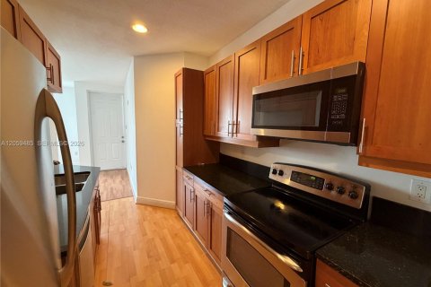Condo in Fort Lauderdale, Florida, 1 bedroom № 2264334 - photo 12