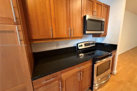 Condo in Fort Lauderdale, Florida, 1 bedroom № 2264334 - photo 14